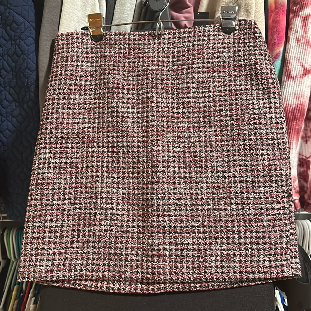 White House Black Market skirt.  Size 6.  Pink, black, white and silver checked.